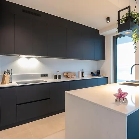 New With Stunning Views, Pool And Fitness Lägenhet