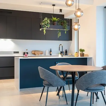 Lägenhet New With Stunning Views, Pool And Fitness