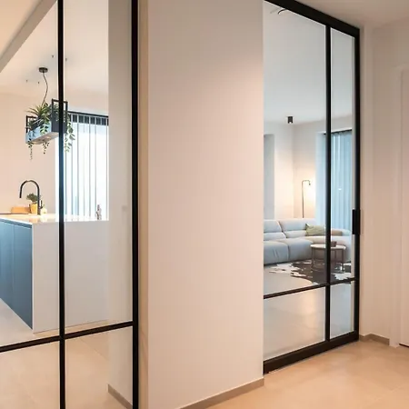 Lägenhet New With Stunning Views, Pool And Fitness *